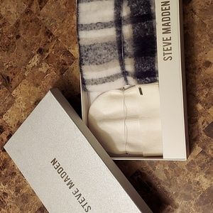 Steve Madden boxed toque and scarf set, NIB